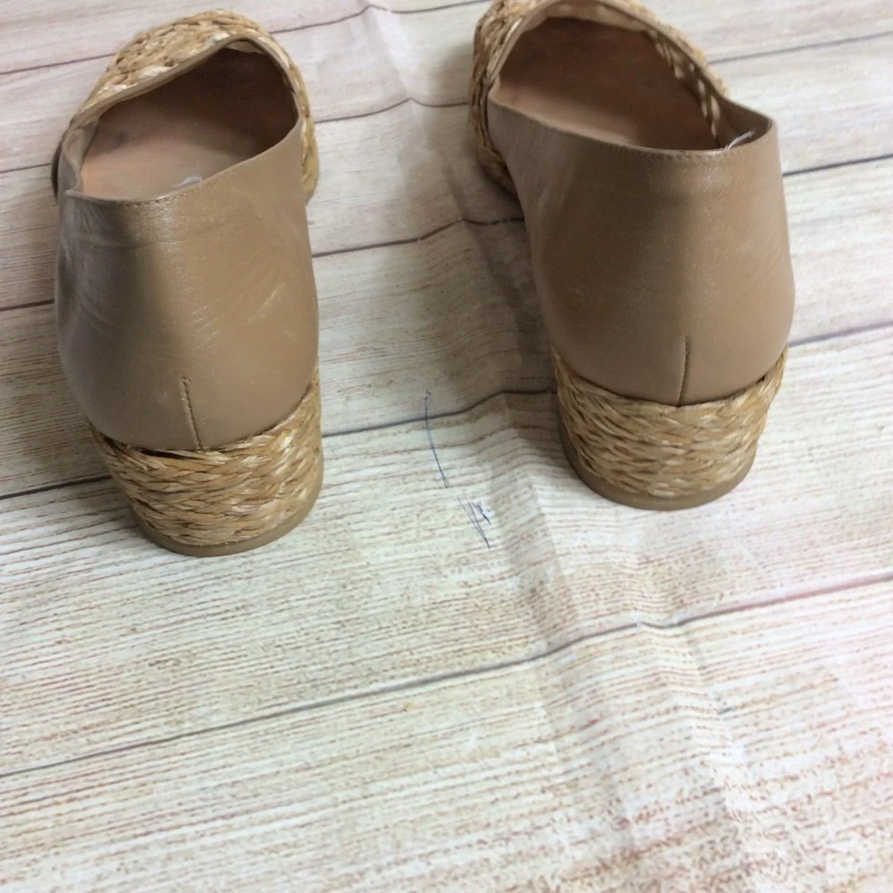 Stuart Weitzman leather espadrille brown. Size 8.